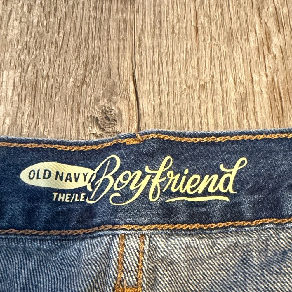 Old Navy Boyfriend Denim Shorts in Dark Blue